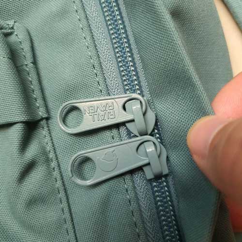 Khóa Kéo YKK trên chiếc Kanken No.2