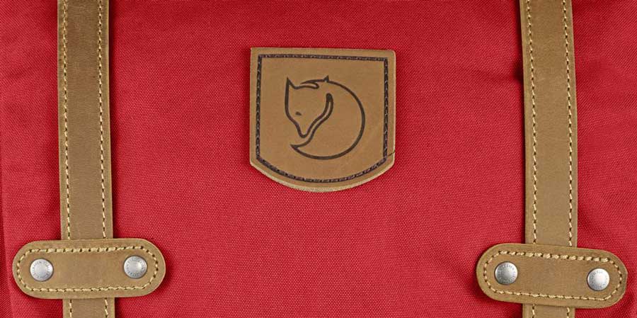 Logo con cáo của hãng Fjallraven trên rucksack
