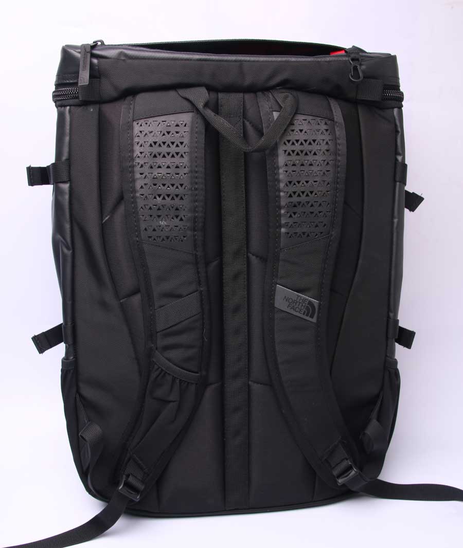 Mặt sau balo the north face fuse box pro
