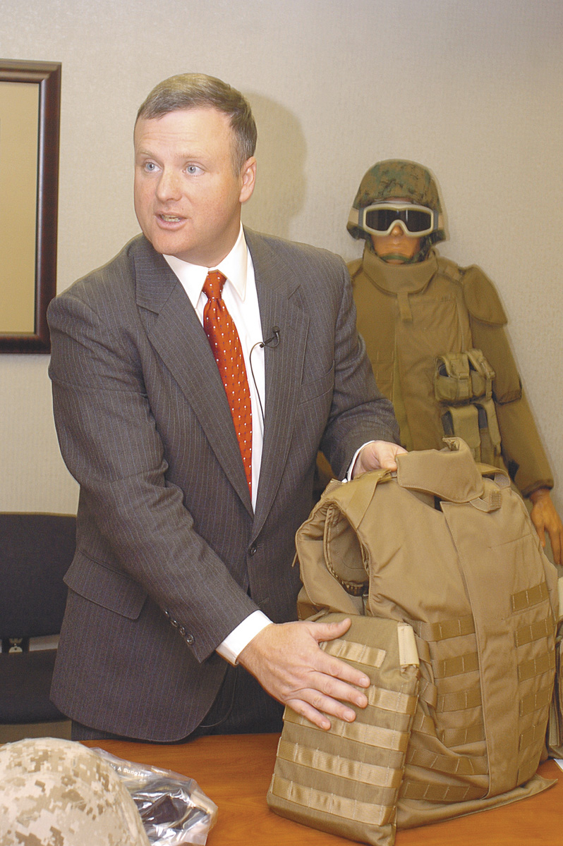 Hệ thống Molle được sử dụng trên áo của quân đội