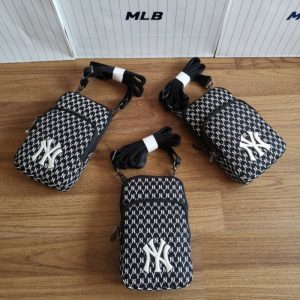 MLB Việt Nam  Túi MLB Mini Monogram Crossbag New York Yankees Black – BIR  - MLB Việt Nam