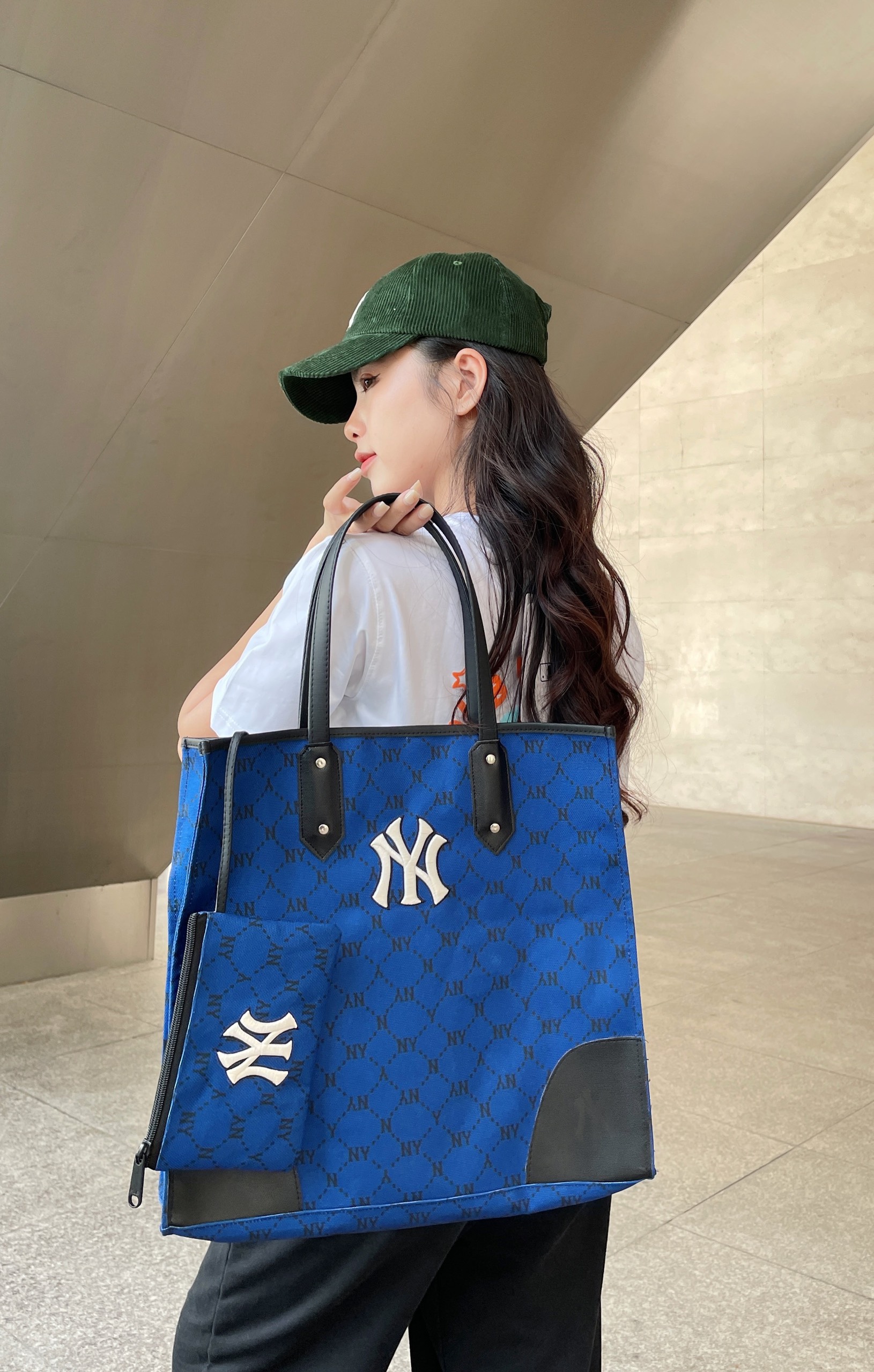 MLB MLB Monogram Dia Jacquard Tote Bag NEW YORK YANKEES 2023, Buy MLB  Online